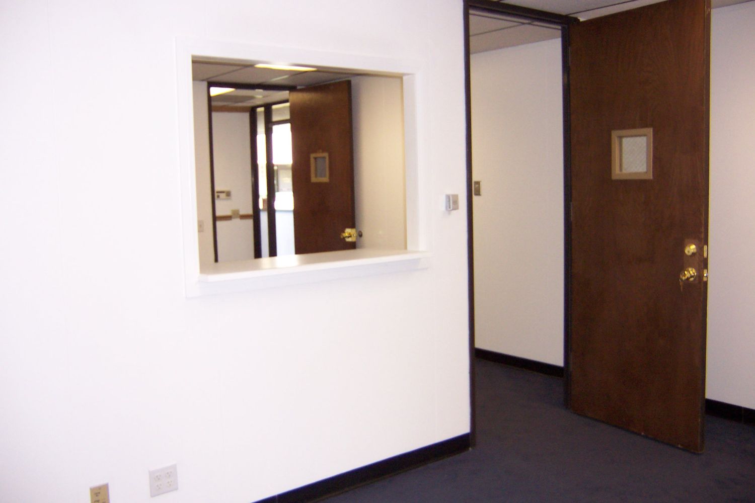 GREAT LAYOUT. RECEPTION, WORK SPACE, LARGE PRIVATE OFFICE